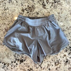 Lululemon hotty hot shorts, size 4, 4”